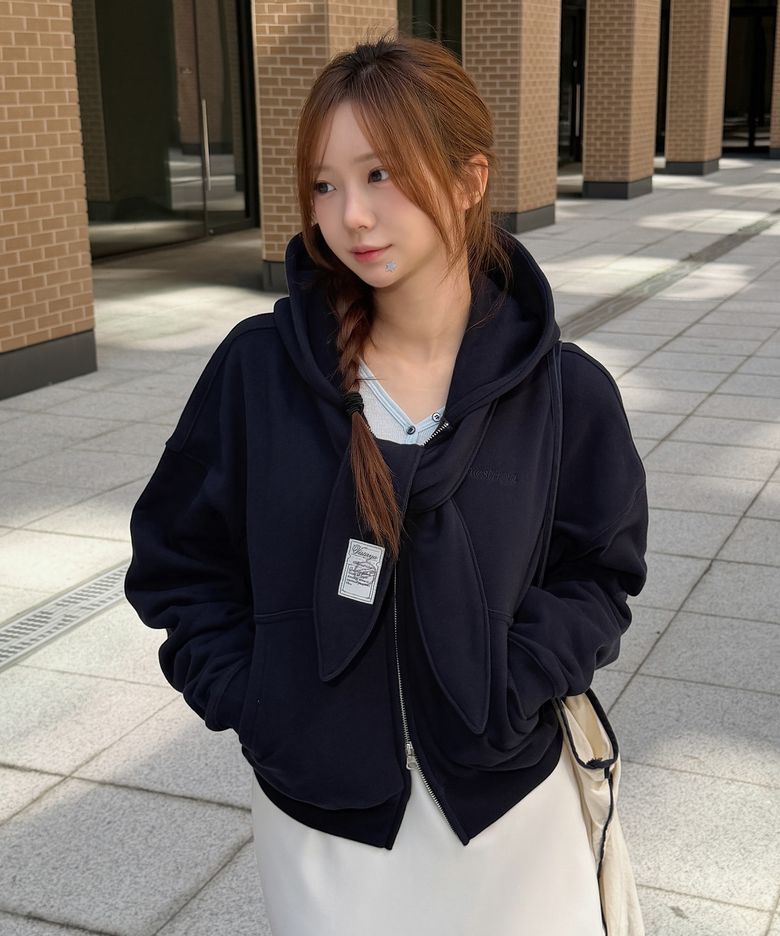 Romantic Scarf Zip-Up Navy