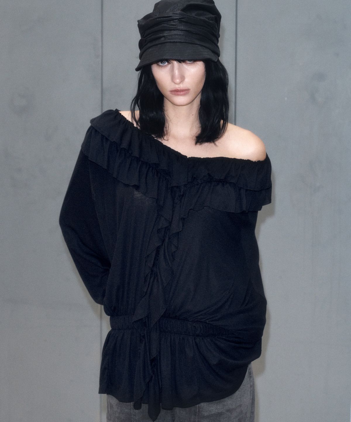 긴스키(GINSUKI) BOHEMIAN RUFFLE LAYERED T-SHIRTS (BLACK)