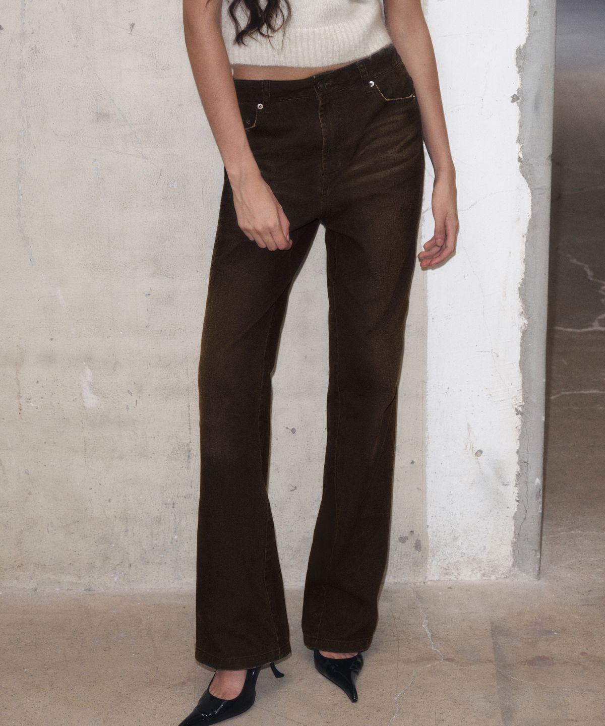긴스키(GINSUKI) [긴스키 X 물바다]BACK STRAP VINTAGE DENIM PANTS (BROWN)