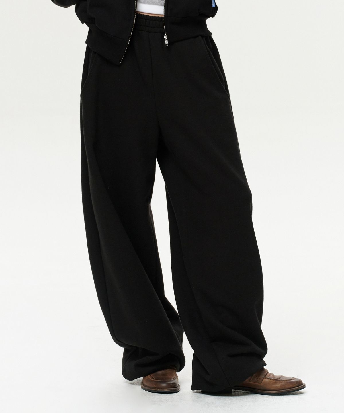 이알에이(ERA) UNISEX ERA WIDE JOGGER SWEATPANTS - BLACK
