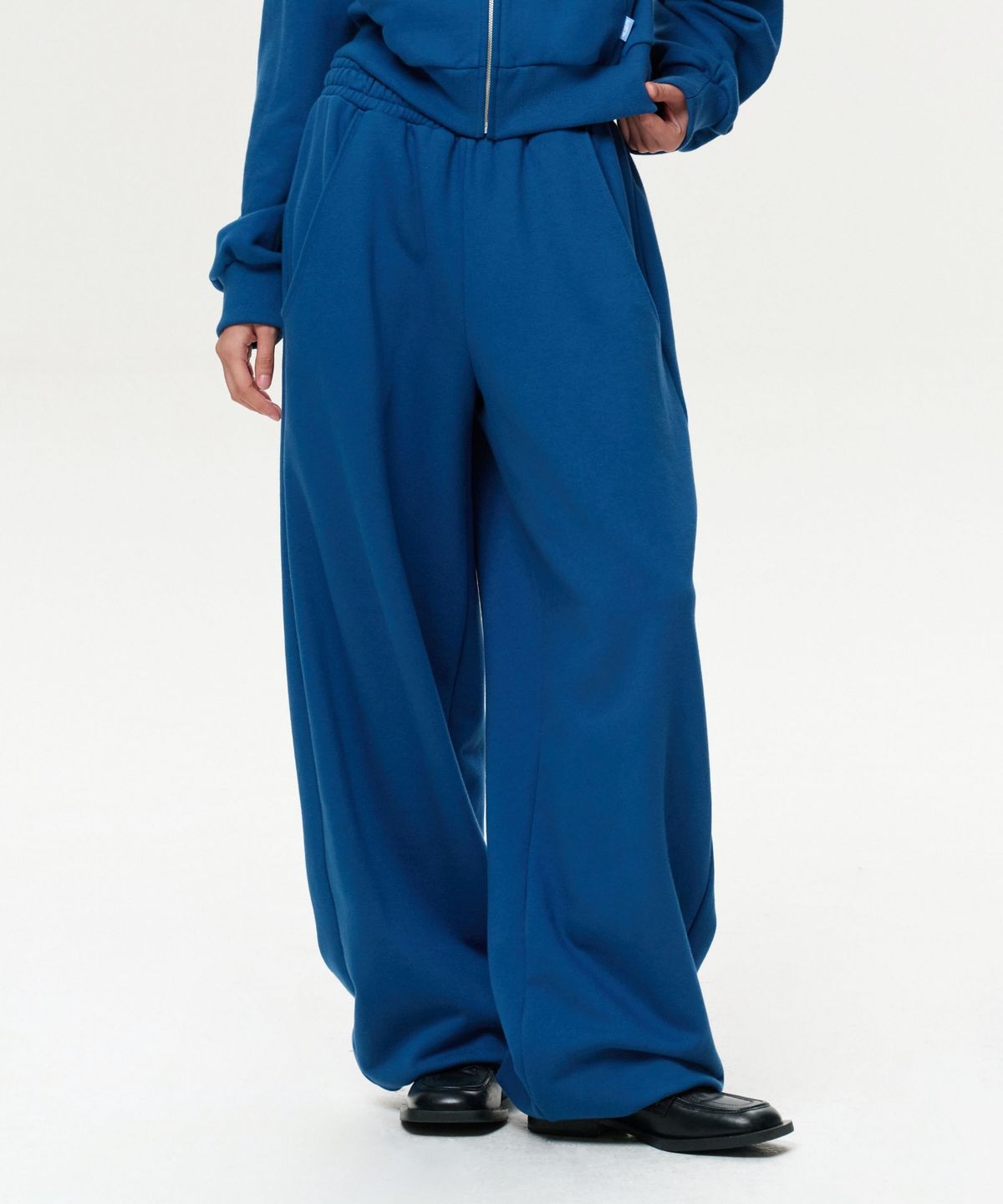 이알에이(ERA) UNISEX ERA WIDE JOGGER SWEATPANTS - YALE BLUE