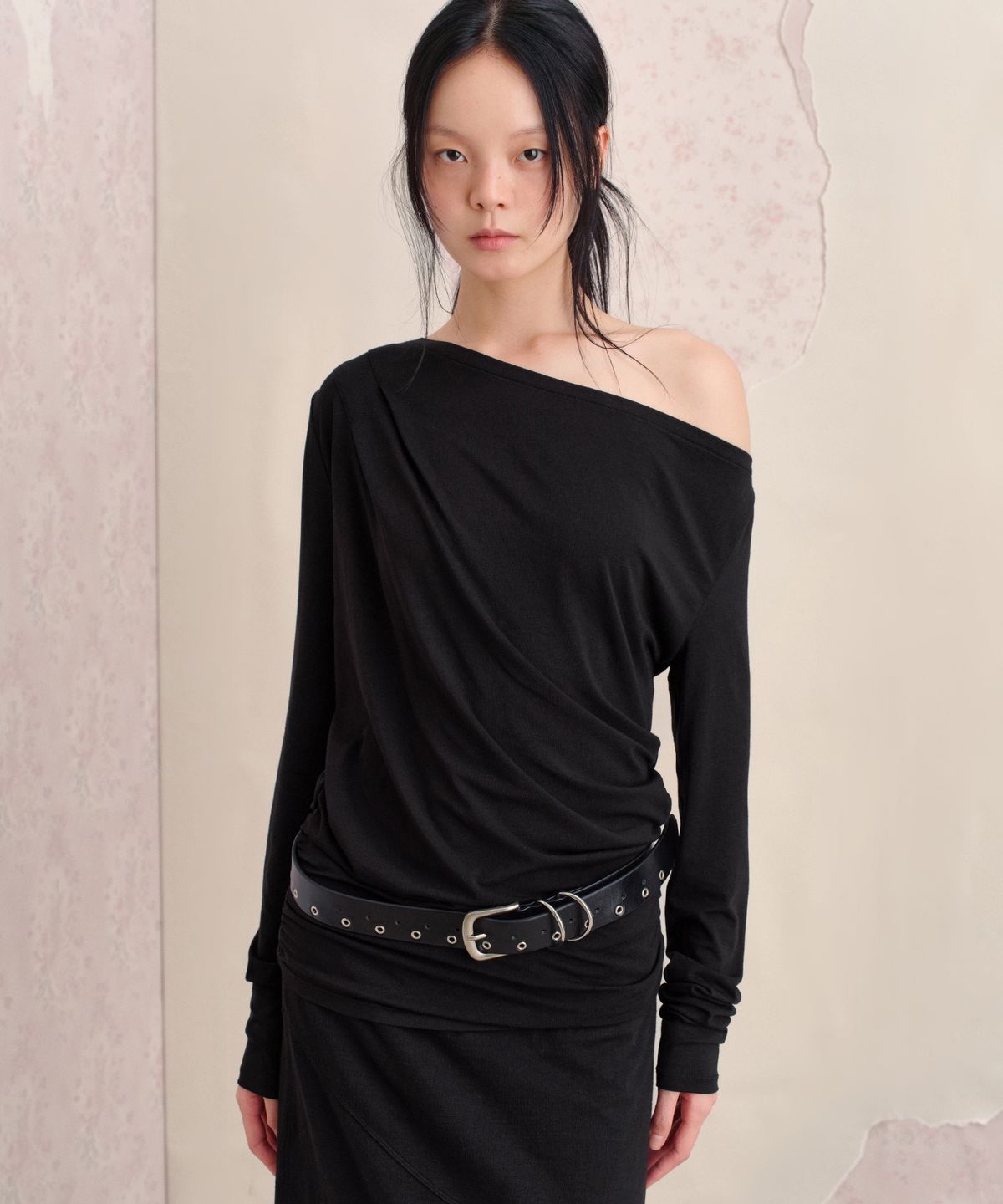 썬번프로젝트(SUNBURNPROJECT) BOAT NECK SHIRRING LONG SLEEVE TOP, BLACK