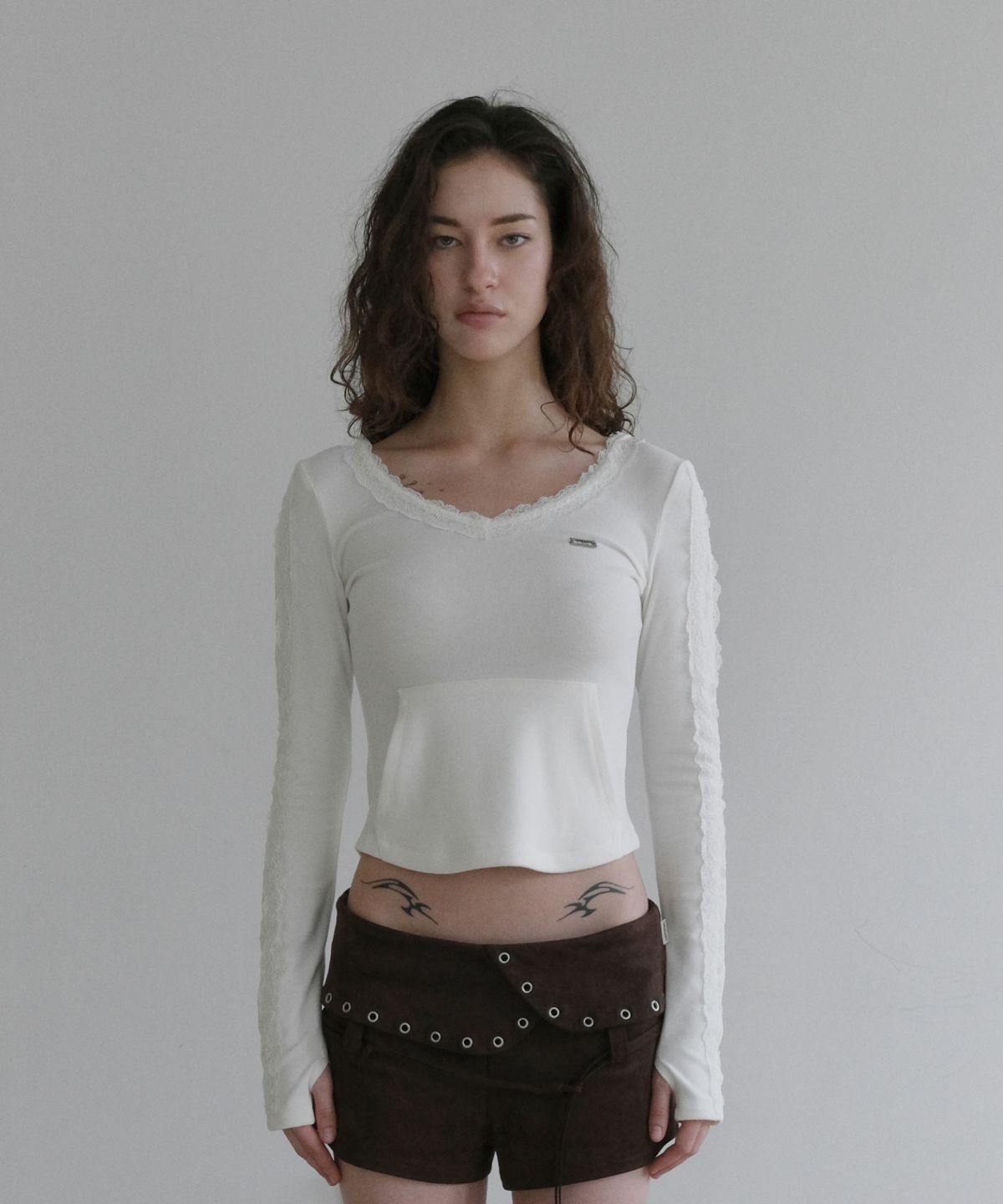 오디너리 홀리데이(ORDINARY HOLIDAY) LACE TRIM HOODIE [IVORY]