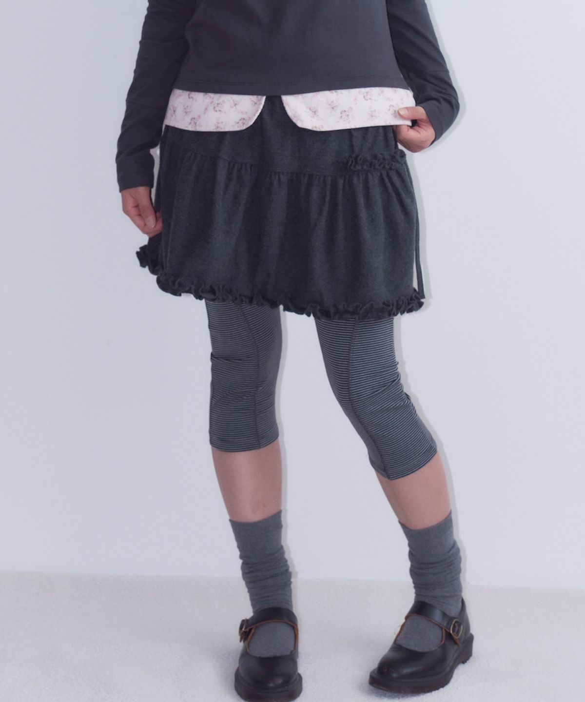 오피쉬(OAFISH) Layered Ruffle Skirt, Charcoal