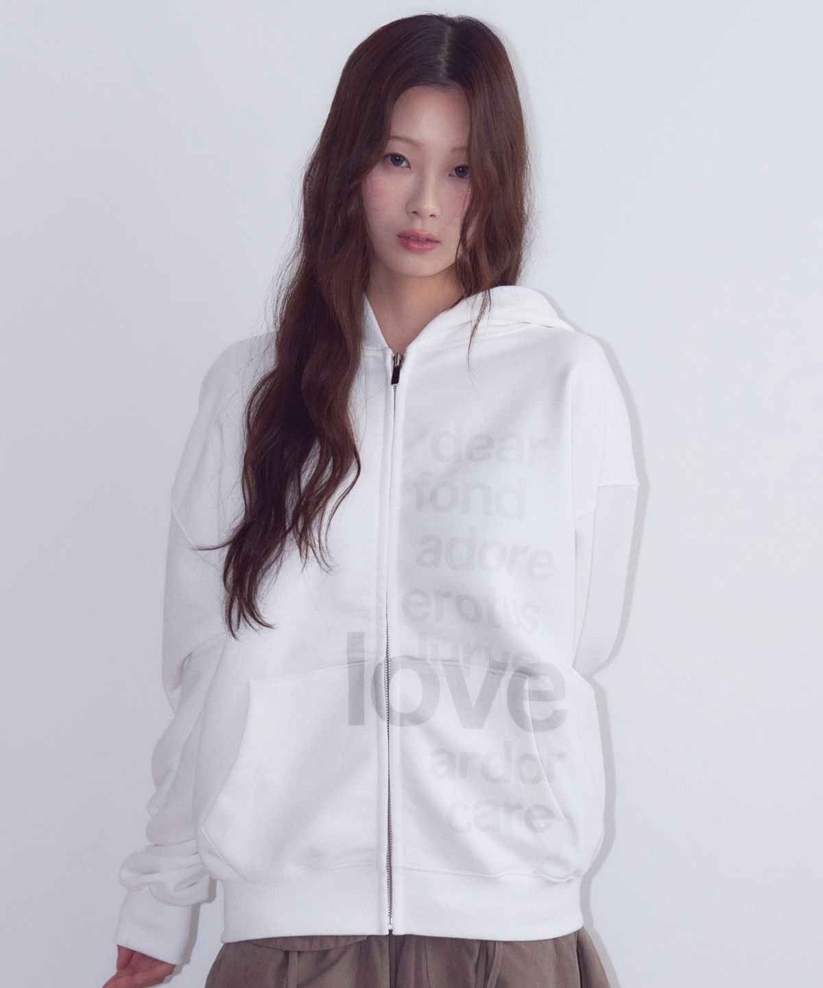 오피쉬(OAFISH) Lettering Hoodie Zip Up, White