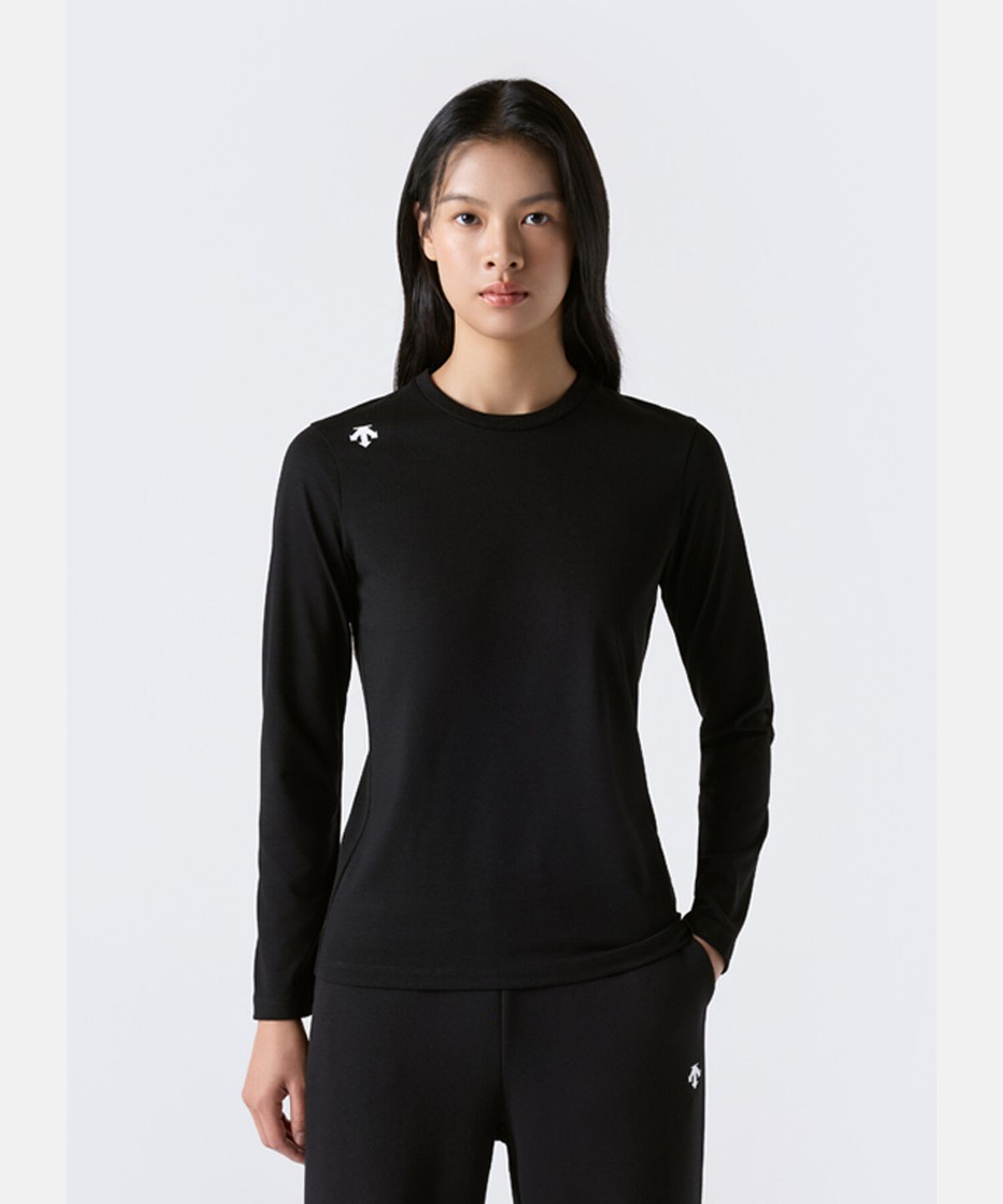 데상트(DESCENTE) 코튼 기모 긴팔 티셔츠 블랙 SR423UTLO1