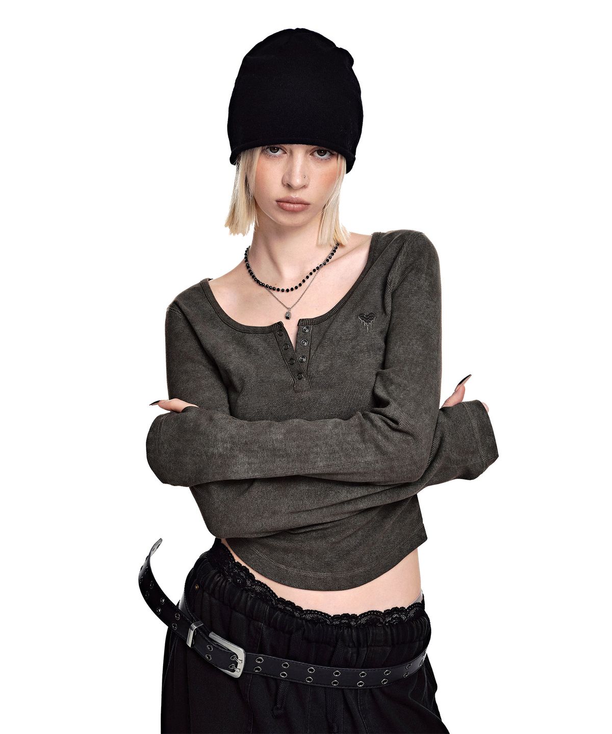 세컨모놀로그(SECONDMONO) Slim Fit Pigment Scoop Henley Top [DARKBEIGE]_SEWTS041DARKBEIGE