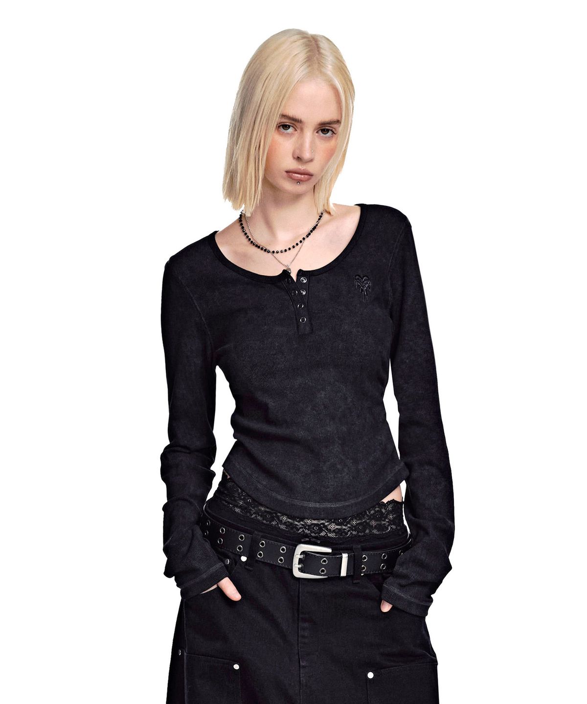 세컨모놀로그(SECONDMONO) Slim Fit Pigment Scoop Henley Top [CHARCOAL]_SEWTS041CHARCOAL