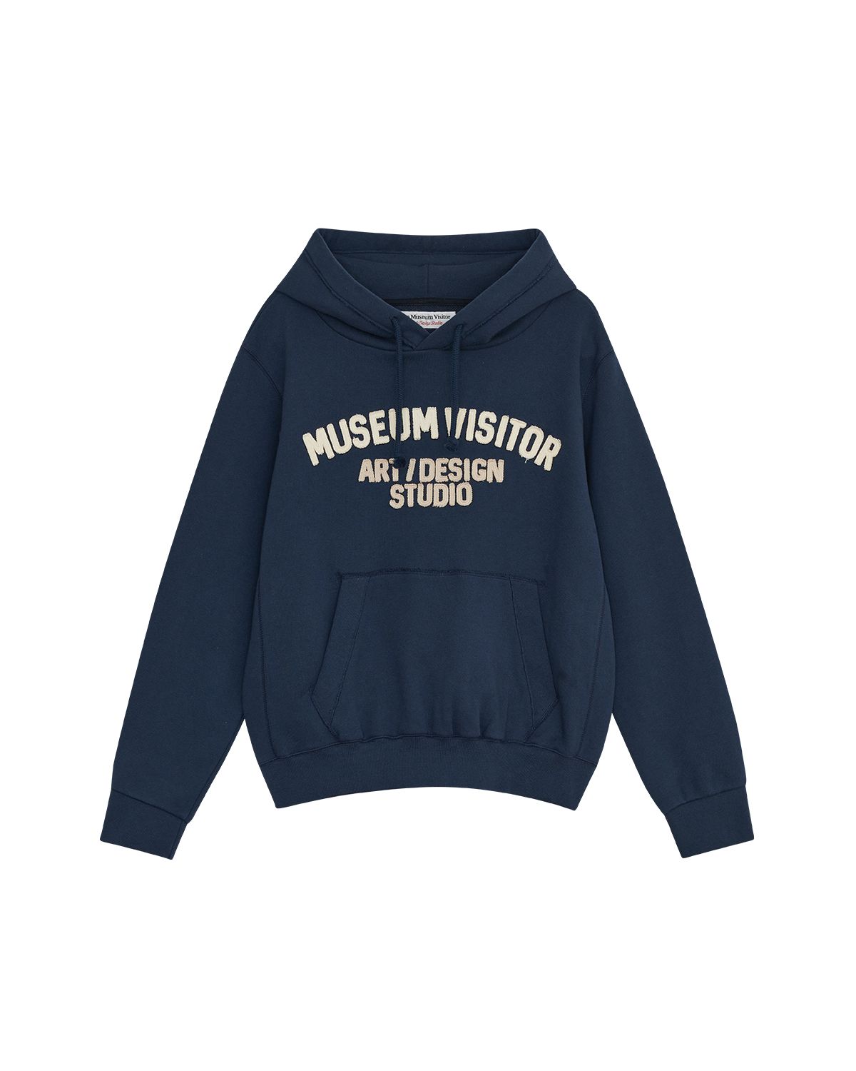 더뮤지엄비지터(THEMUSEUMVISITOR) MUSEUM APPLIQUE HOODIE (NAVY)