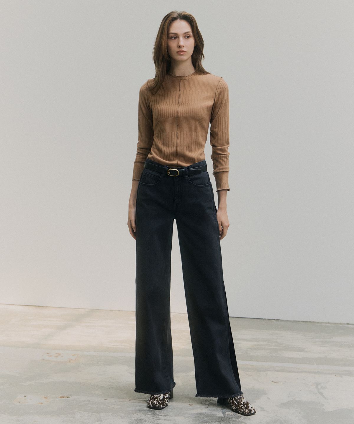 바니스뉴욕(BARNEYS NEWYORK) 26FW 메디슨 슬림패널 데님 블랙그레이