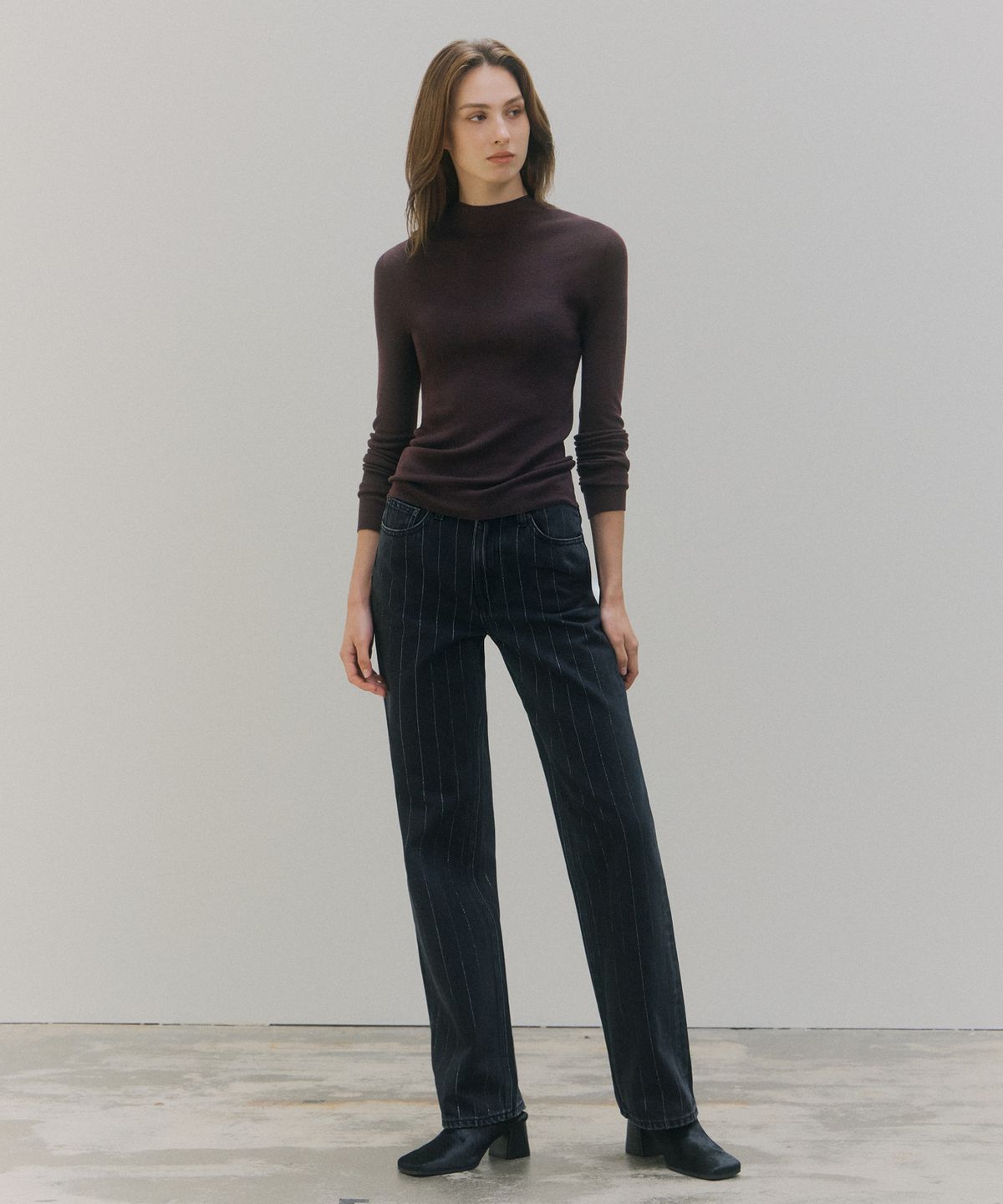 바니스뉴욕(BARNEYS NEWYORK) 26FW 메탈 스트라이프 데님 블랙