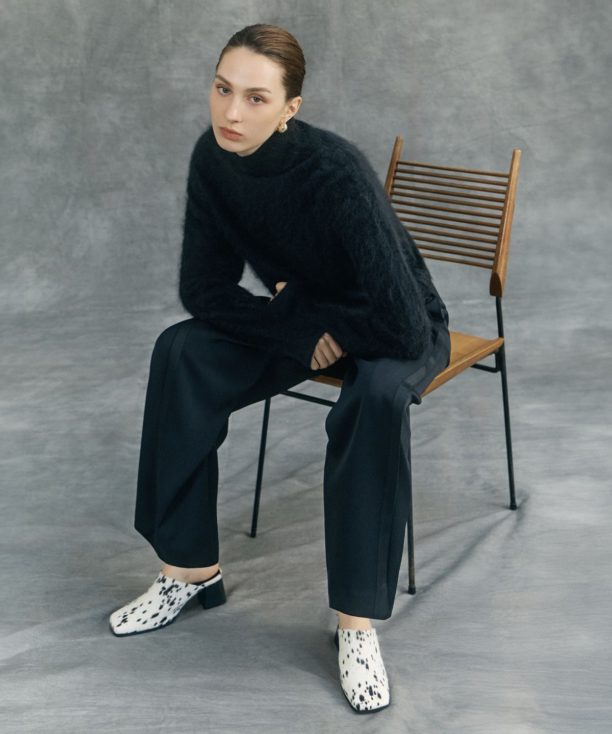바니스뉴욕(BARNEYS NEWYORK) 26FW 레더 헤어리 뮬 달마시안