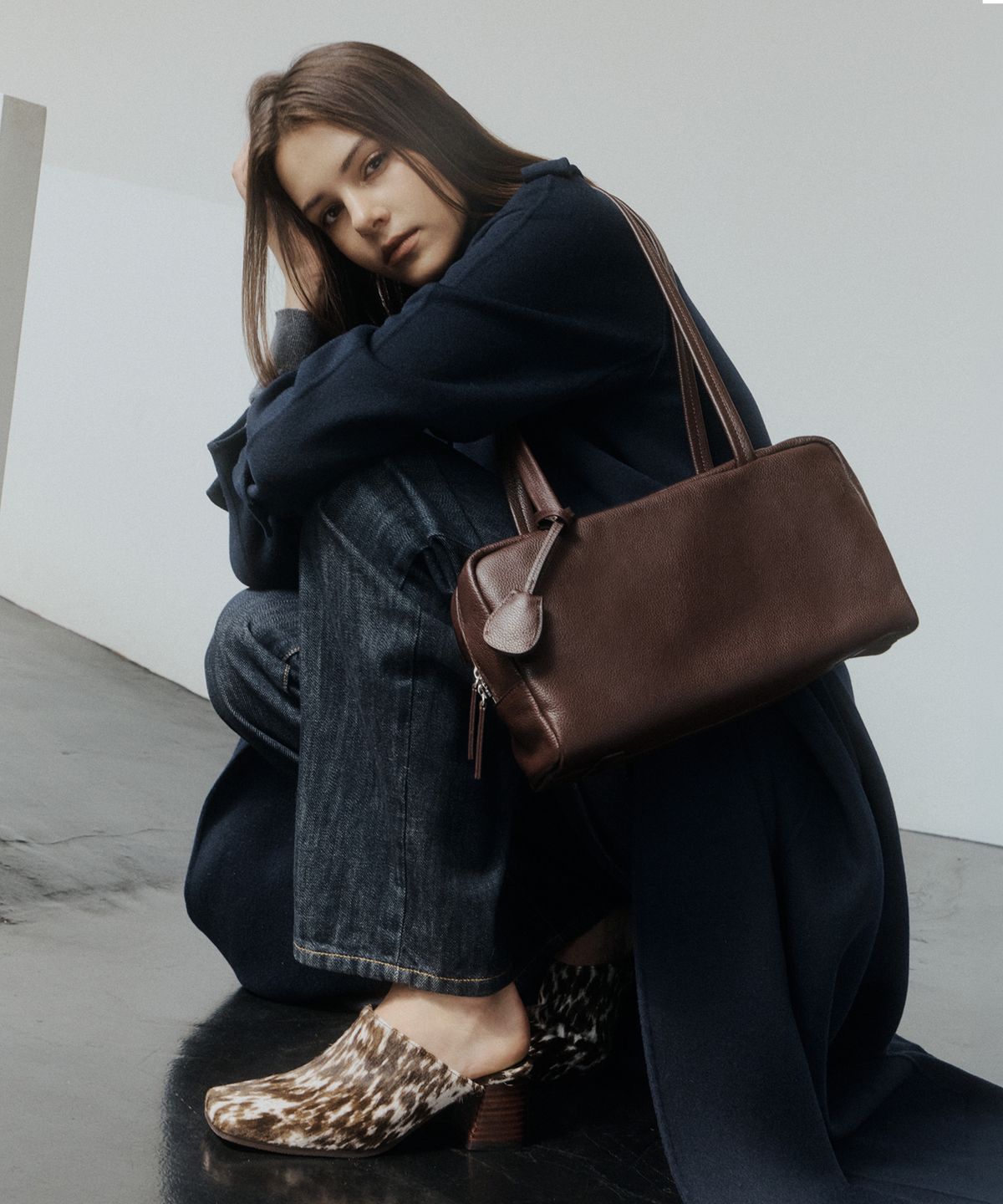 바니스뉴욕(BARNEYS NEWYORK) 26FW 레더 헤어리 뮬 브라운