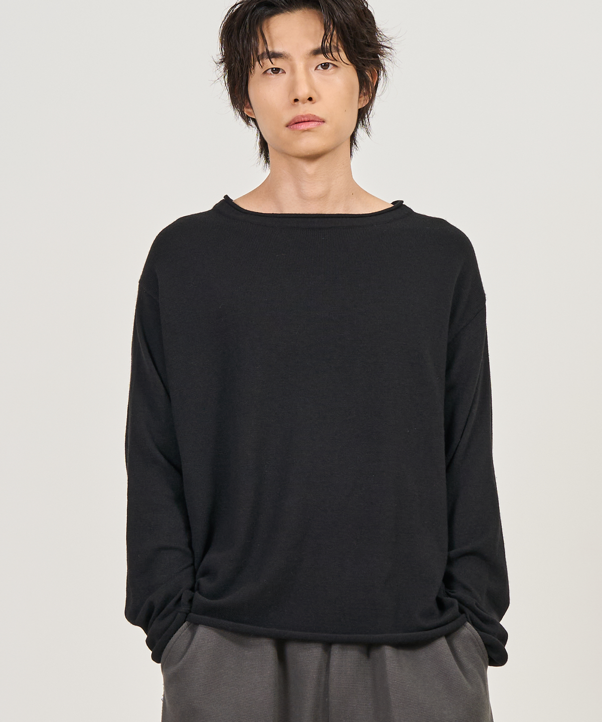 엑스컨테이너(EXCONTAINER) 롤링 크롭 니트 (BLACK)