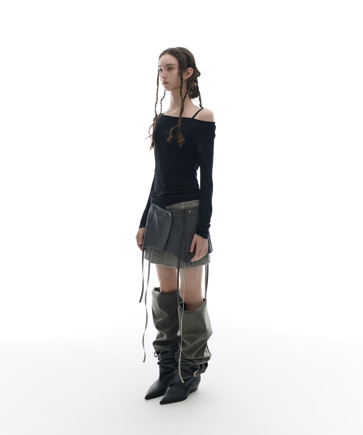 오호스(OJOS) Strap Flatseam Long Sleeve Top / Black
