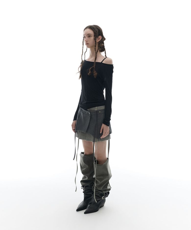 Strap Flatseam Long Sleeve Top / Black