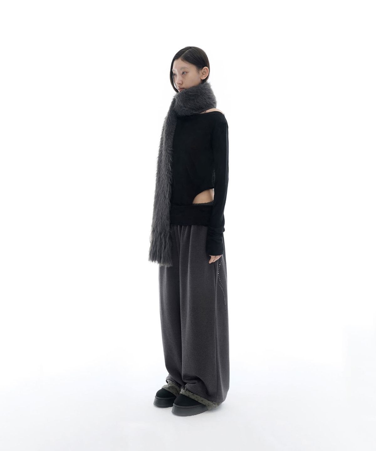 오호스(OJOS) Curved Cut Layered Tee / Black