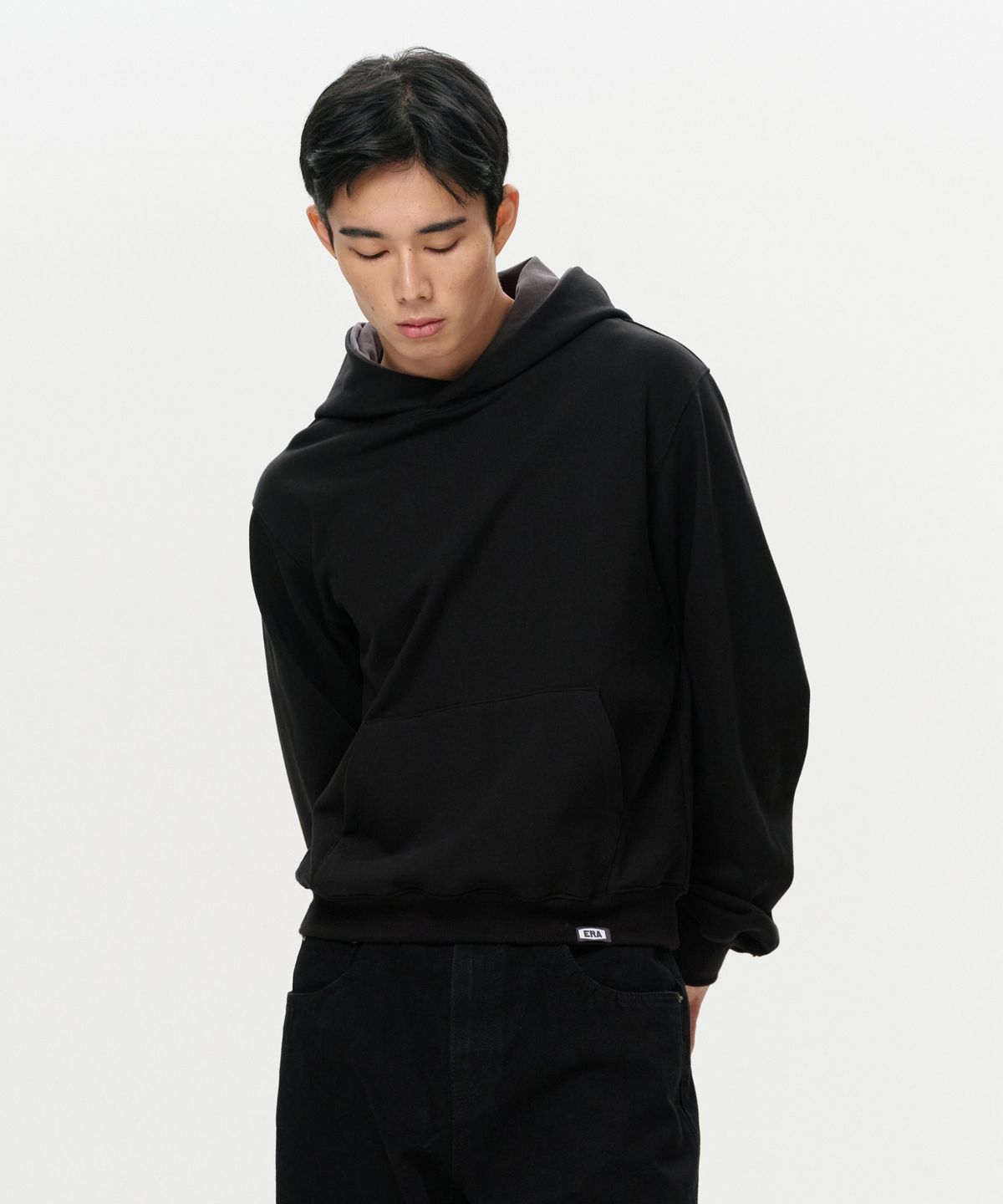 이알에이(ERA) UNISEX ERA COLOR LAYERED HOODIE - BLACK