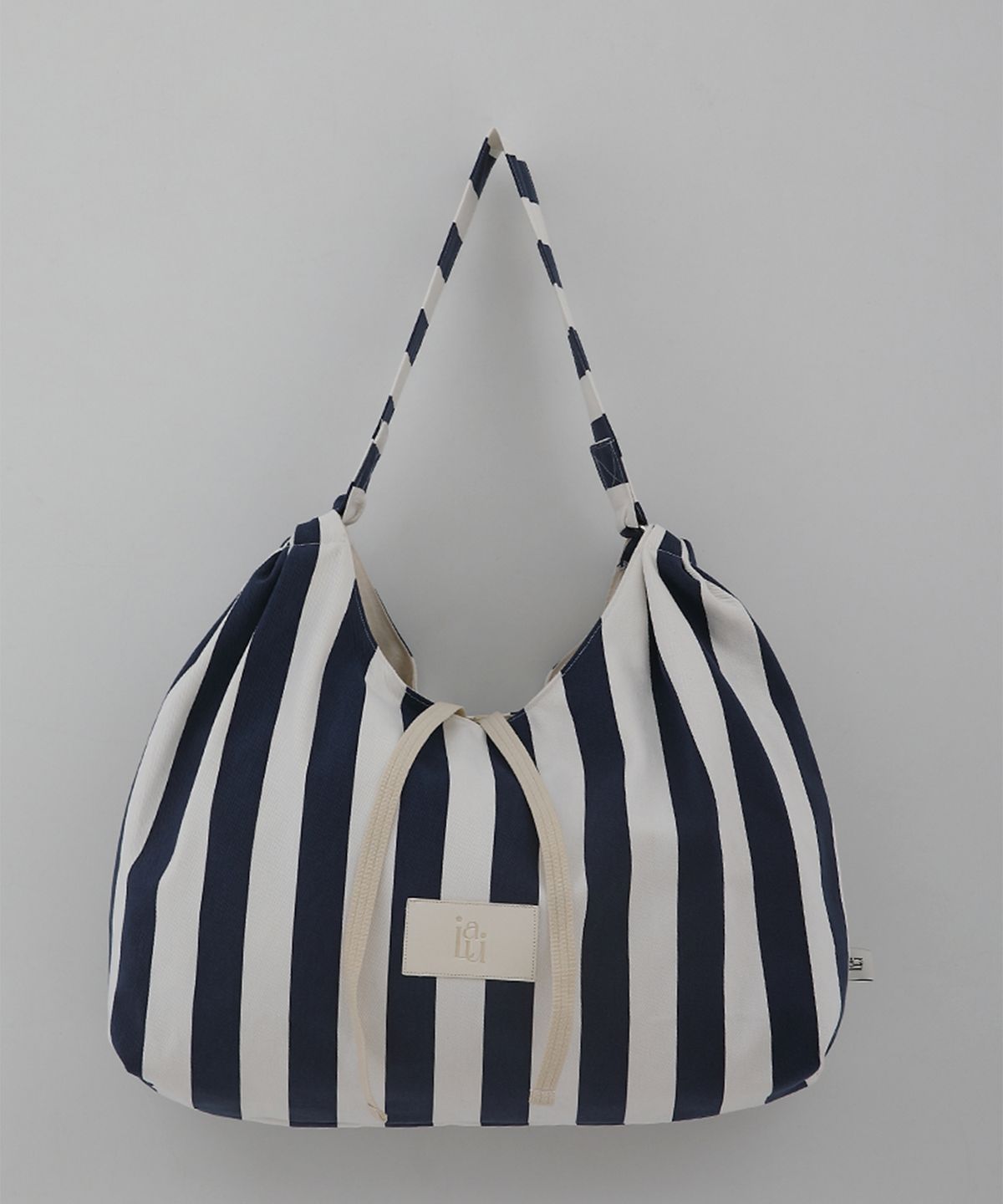 이울라이(IULAI) Stripe hobo bag Navy