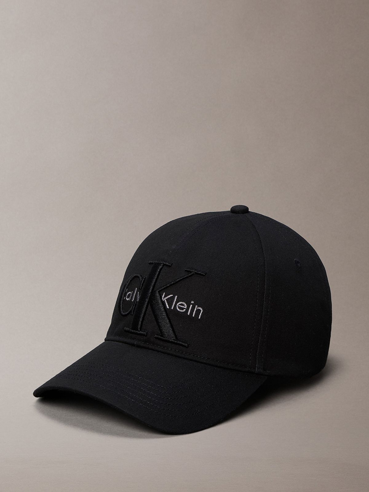 캘빈클라인 진(CALVIN KLEIN JEANS) 남녀공용 라지 레이어드 모노로고 볼캡 4D5219G UB1