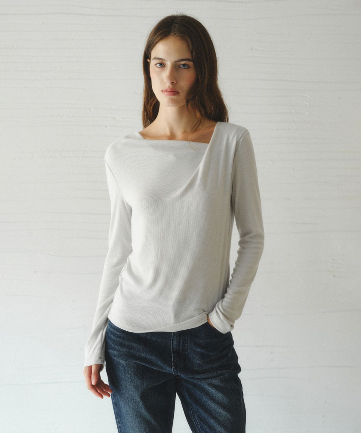 르니나(LENINA) ROEL drape neck t-shirt_LIGHT GRAY