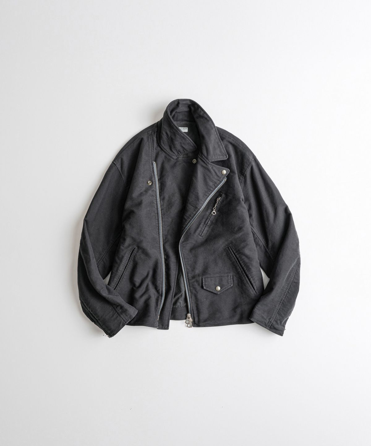 비헤비어(BEHEAVYER) DYED MOLESKIN DB RIDER JACKET graphite