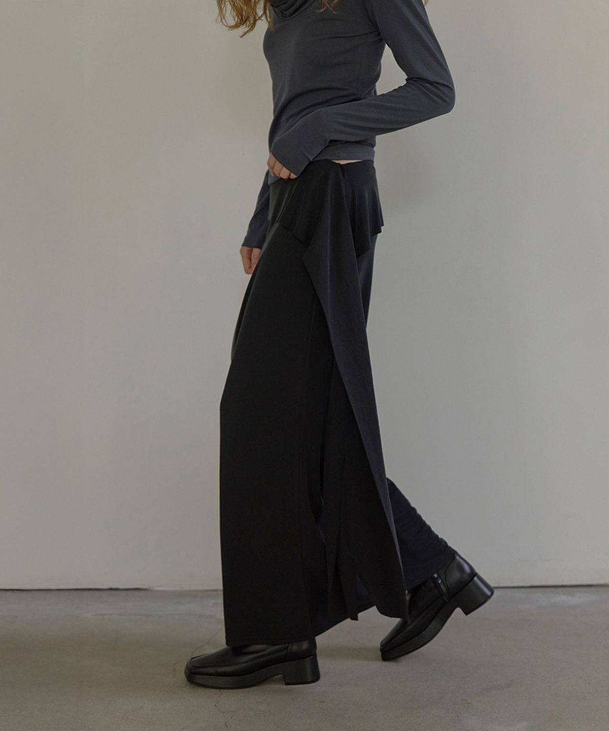 론크(LONQUE) SHIRRING TIE LONG SKIRT (BLACK)