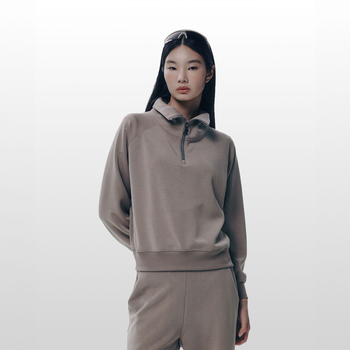 런허(RHUNHER) 더스트벨벳 래글런 하프집업