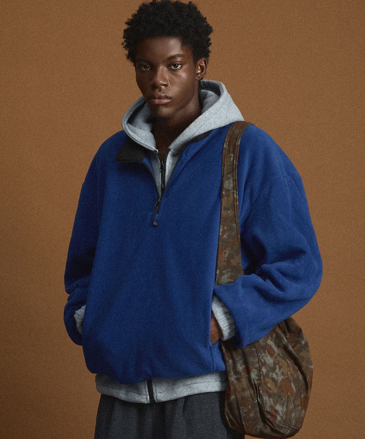 티엔지티(TNGT) Oversized Fleece Half Zip-Up (Blue) TNTS6F100B2