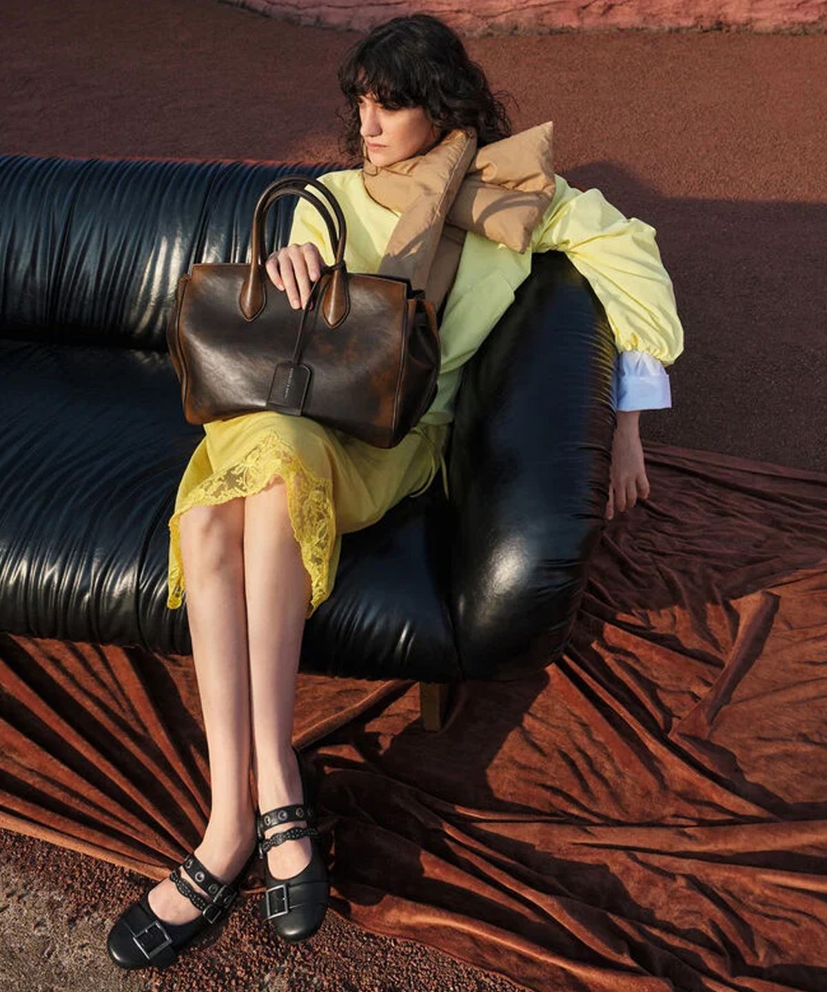 찰스앤키스(CHARLES & KEITH) 라지 지네브라 토트백 브라운 CK2-30782933-A