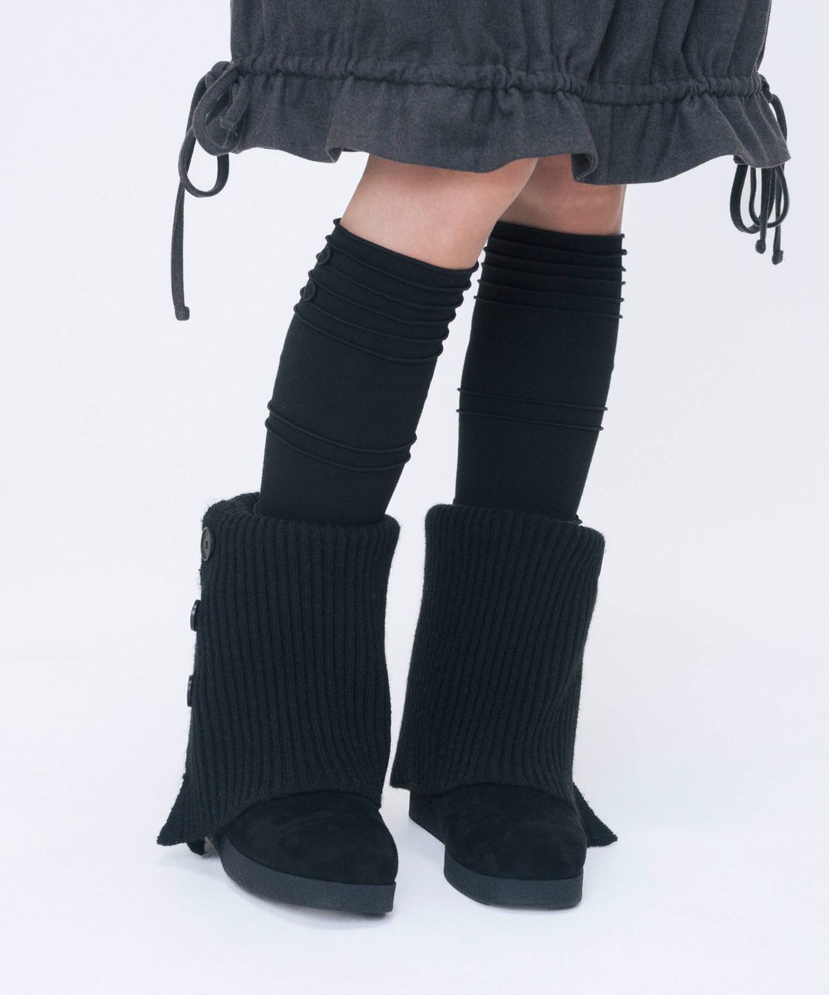 미세키서울(MISEKI SEOUL) Button knit Warmer Boots BLACK