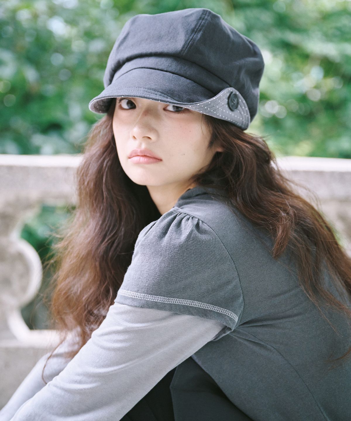 잇자바이브(ITZAVIBE) BUTTON NEWSBOY CAP - CHARCOAL