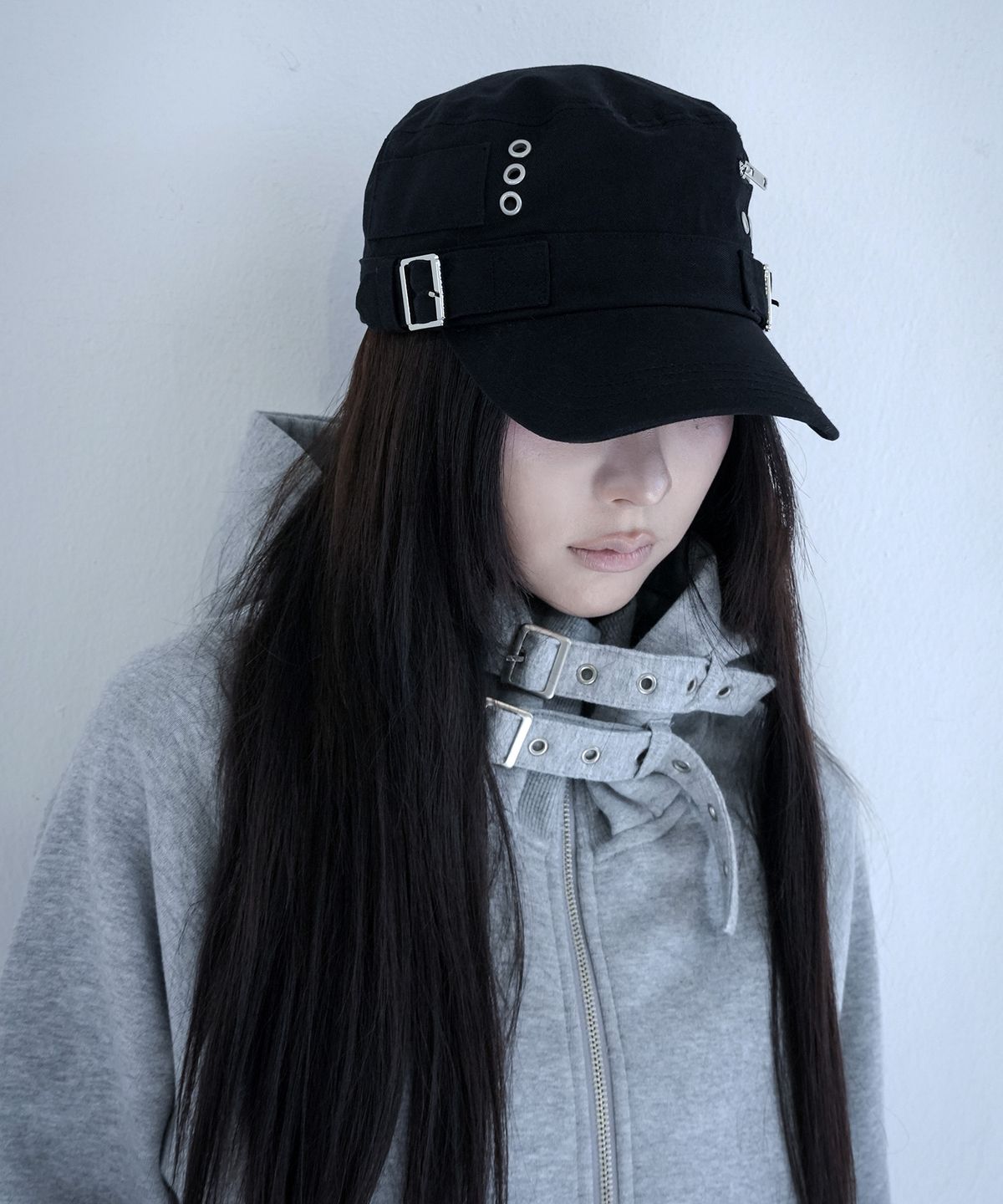 팬시클럽(FANCY CLUB) 벨티드 밀리터리 캡 (BLACK) F26ZE411