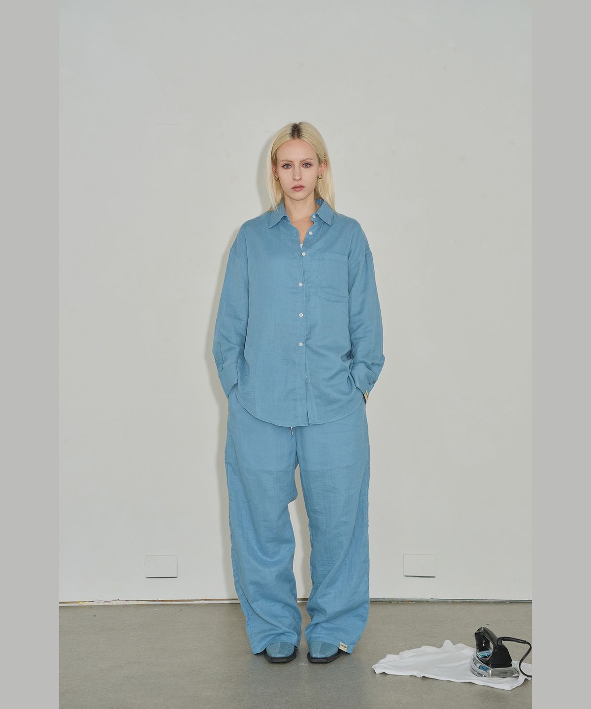 킹킴(KINGKIM) 라벨 라운지 셔츠 - 스카이 블루
