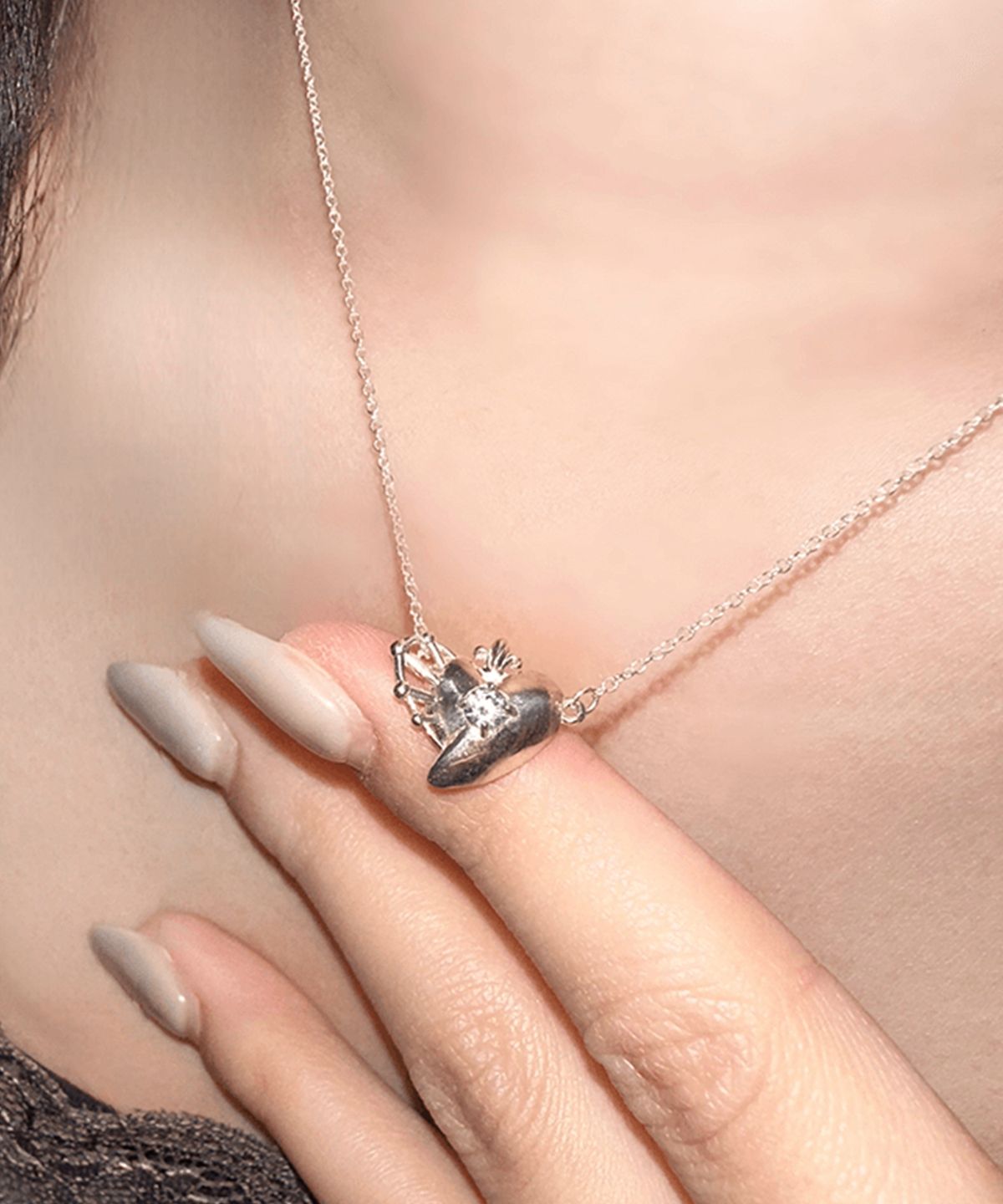 비바로레(VIVALORRE) Everheart Glint necklace [에버하트 글린트 네크리스]