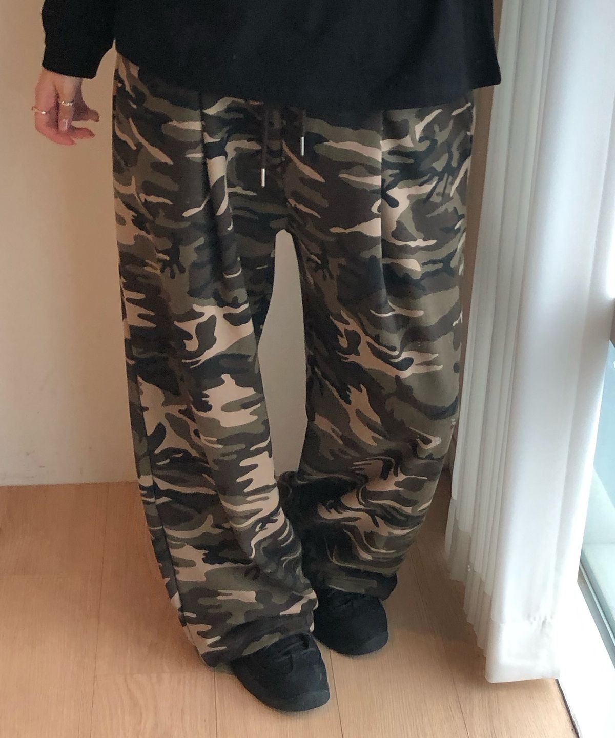 해비즘(HAVISM) WIDE BELTED SWEATPANTS(CAMO BEIGE)