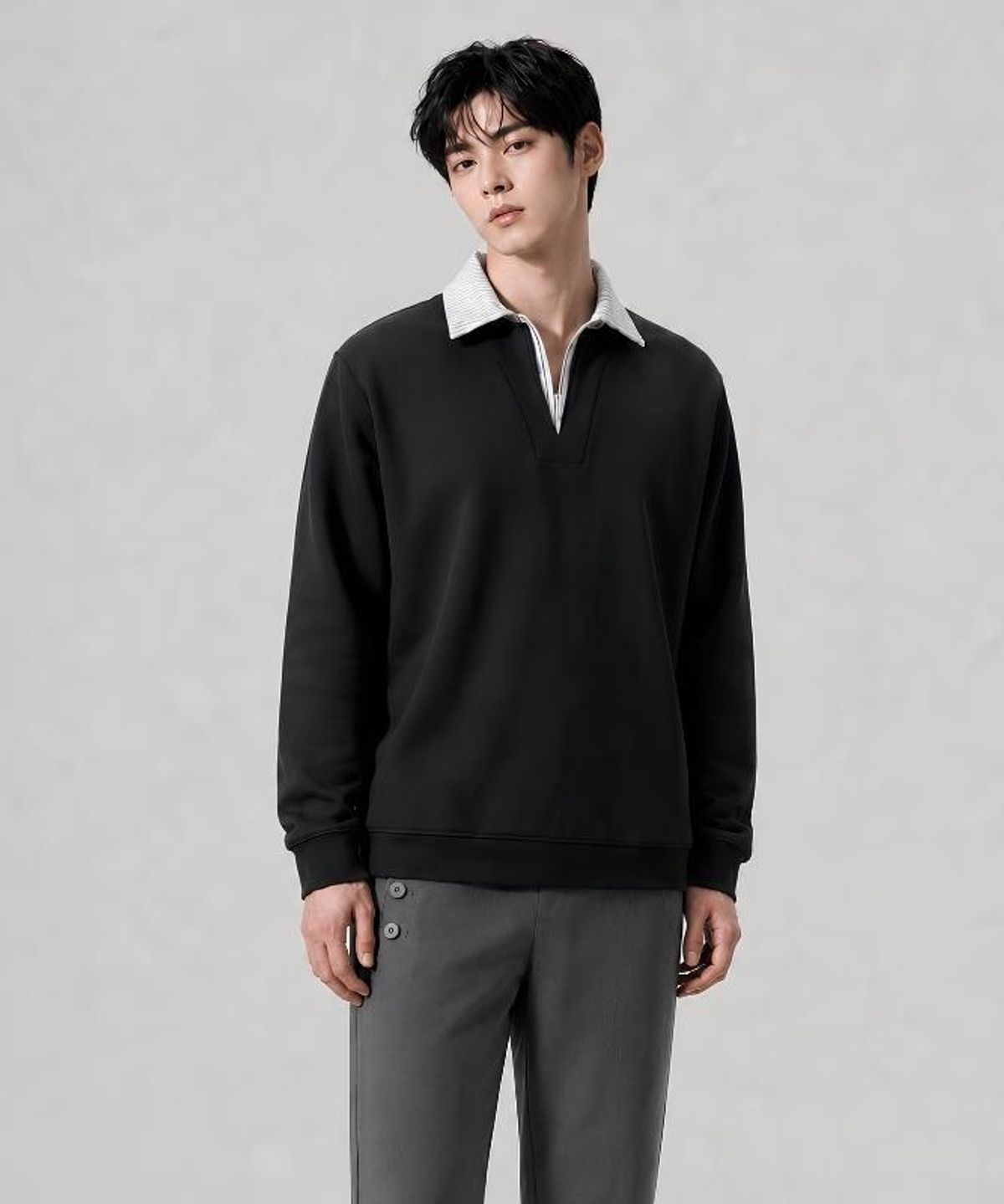 커스텀어스(CUSTOMUS) 남성 스트라이프 배색카라 슬릿넥 폴로 스웨트셔츠 CXS26FKKT801 BLA