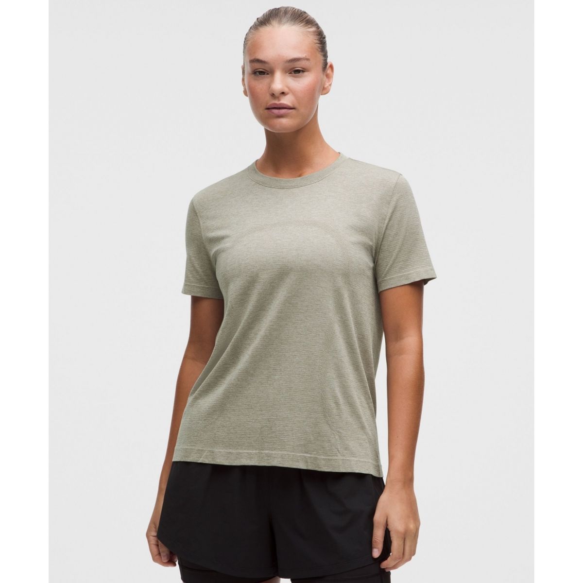 룰루레몬(LULULEMON) 스위프틀리 릴랙스드 숏슬리브 셔츠 *업데이트 핏  CYFR RVSN