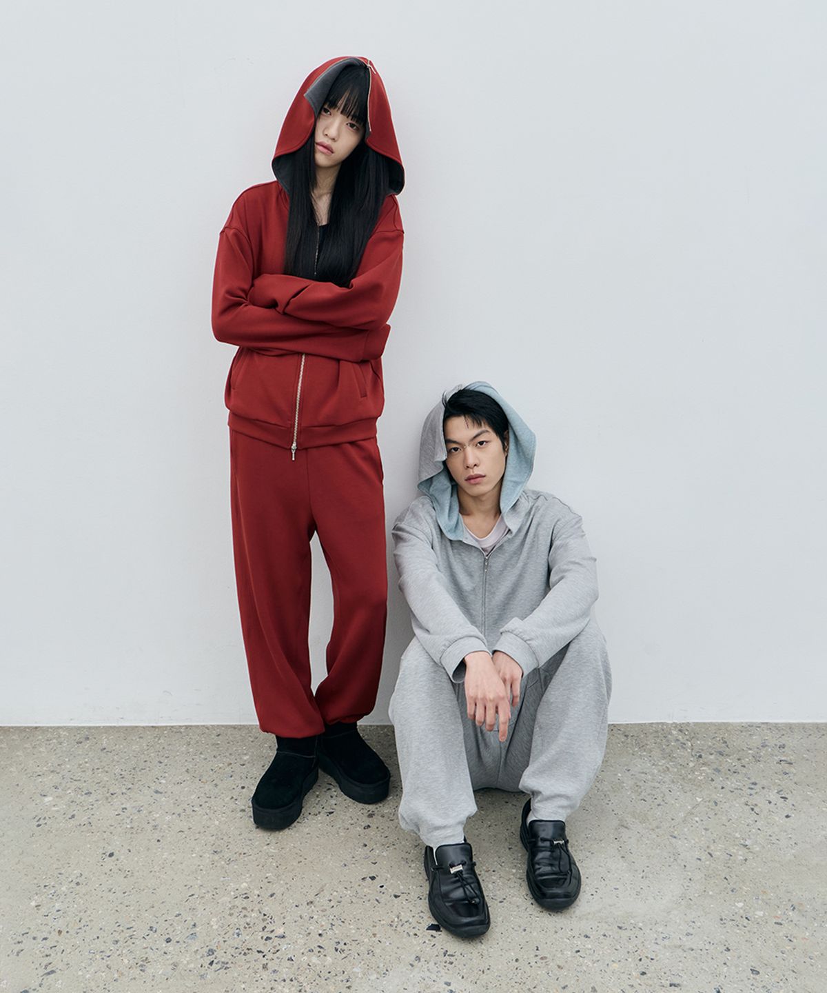 로움(ROWM) SOFT CONTOUR EASY PANTS (RED/CHARCOAL)