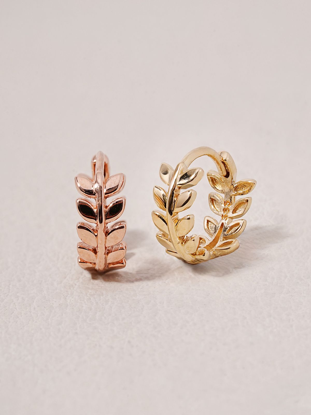 미니멀피어싱(MINIMALPIERCING) 14K 리프 라인 원터치 링 귀걸이