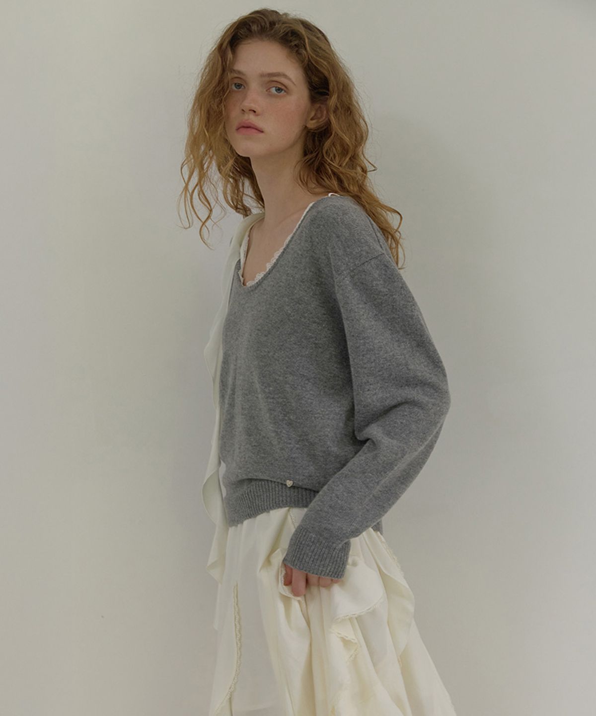 론크(LONQUE) WOOL DEEP U-NECK KNIT (GREY)