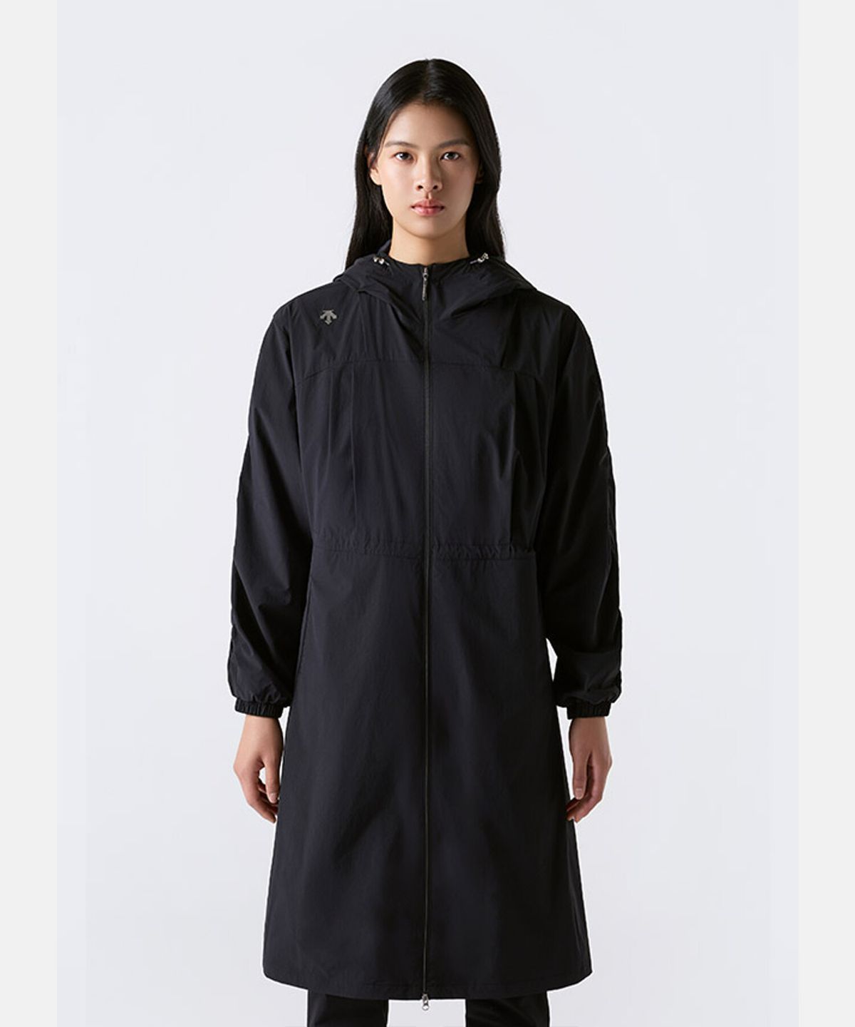 데상트(DESCENTE) 여성 우븐 후드형 오버핏 자켓 블랙 SR322PJK82