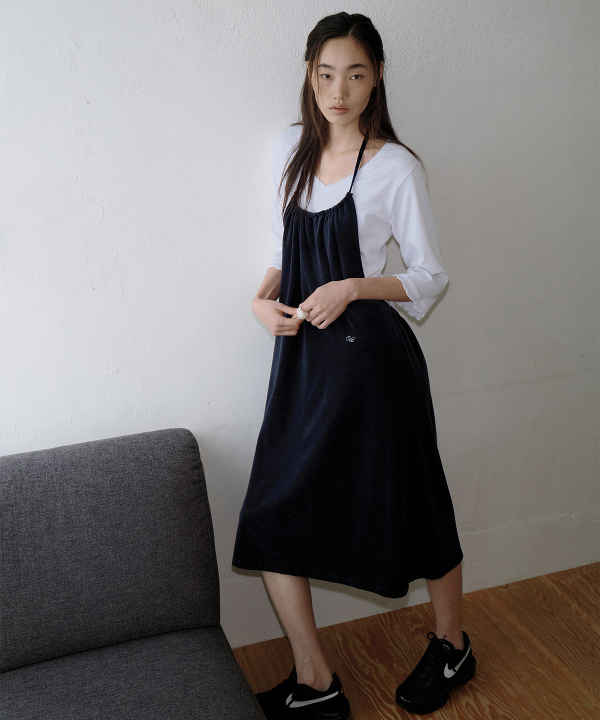 오드캐롤(ODDCAROL) Bella Velvet Dress_Navy