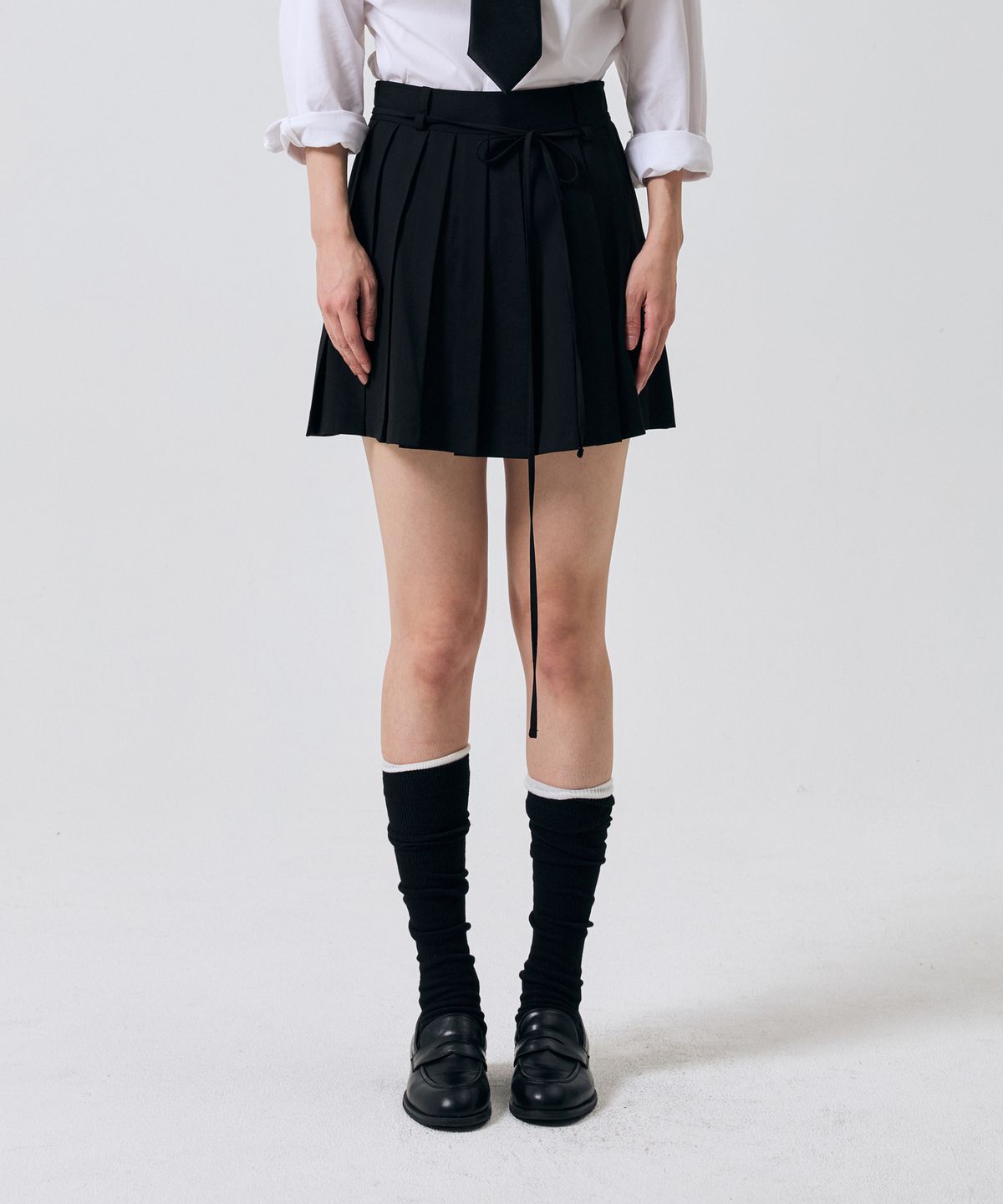 아리킴(ARIKIM) SWAN PLEATS SKIRT PANTS / BLACK