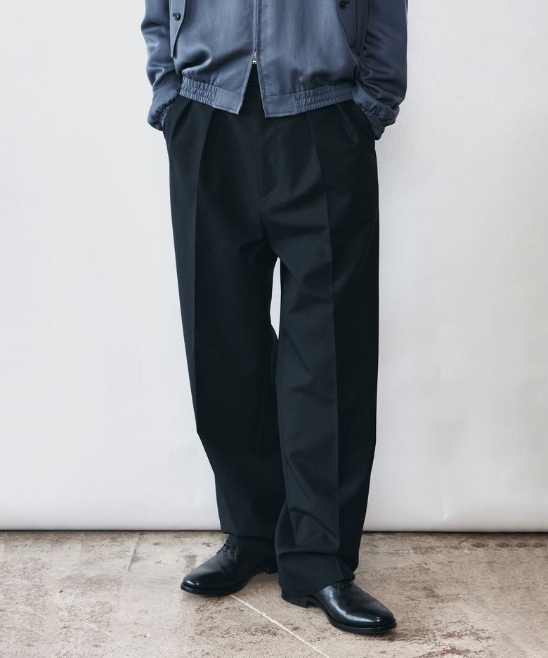 2-Pleated Tapered Pants - Black