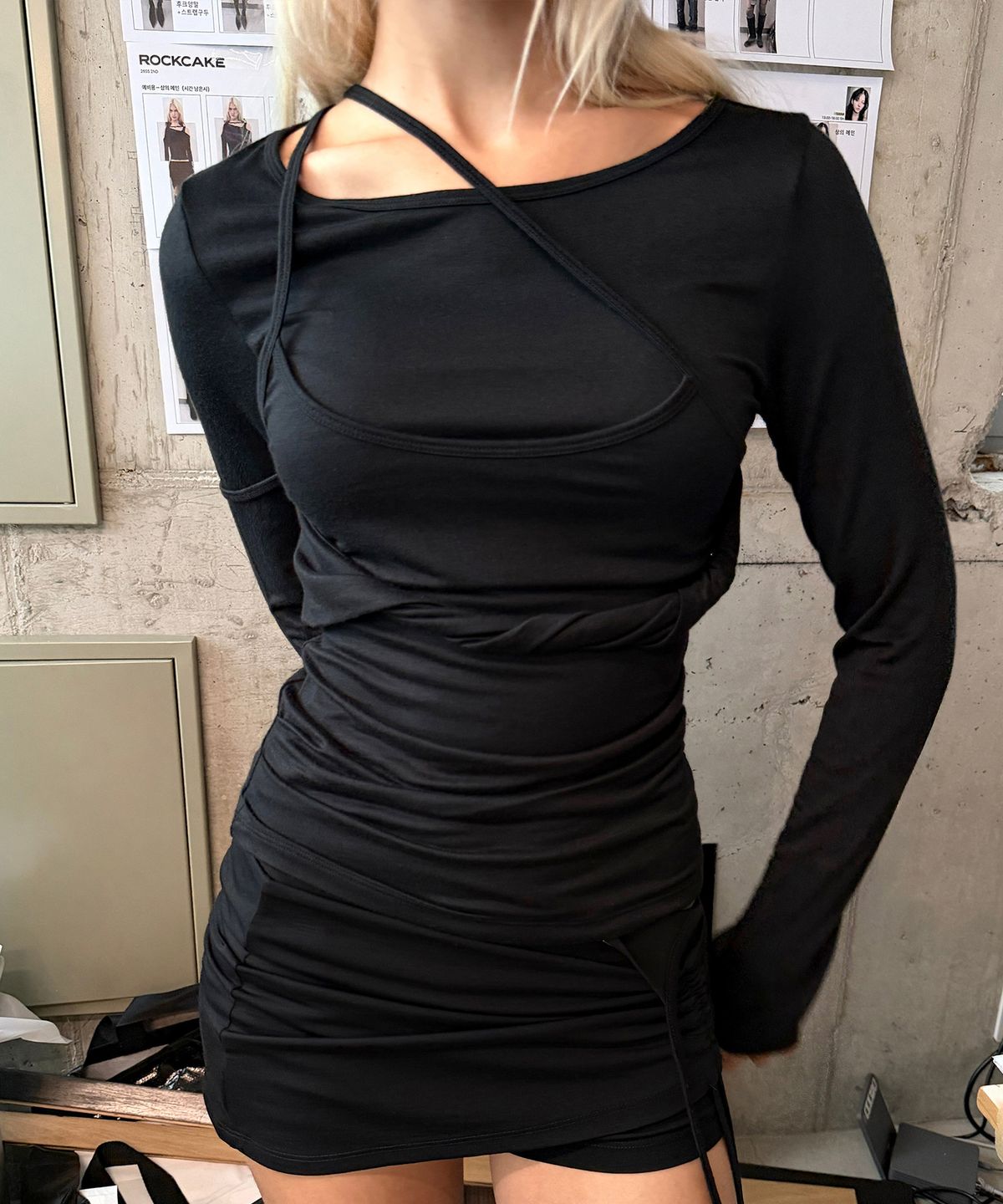 락케이크(ROCKCAKE) Layered Twist Top - Black