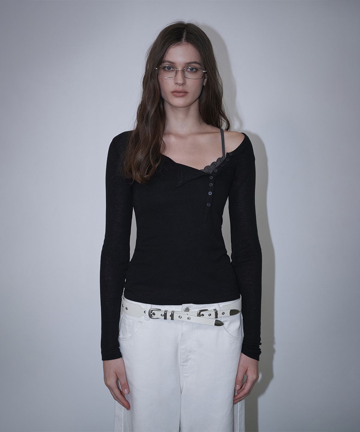 로타입(ROUGHTYPE) Unbalanced Henley Neck Sheer Long Sleeve - Black