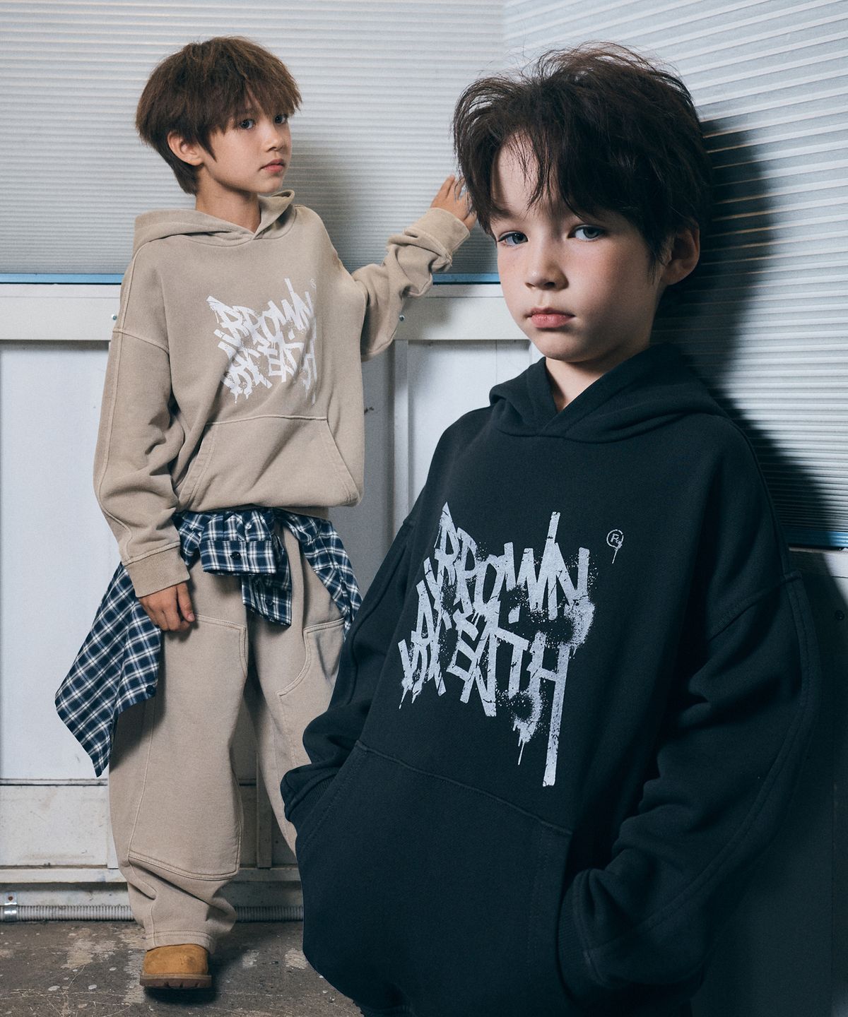 브라운브레스 키즈(BROWNBREATH KIDS) KIDS TAG PIGMENT HOODIE SETUP - 2COLOR