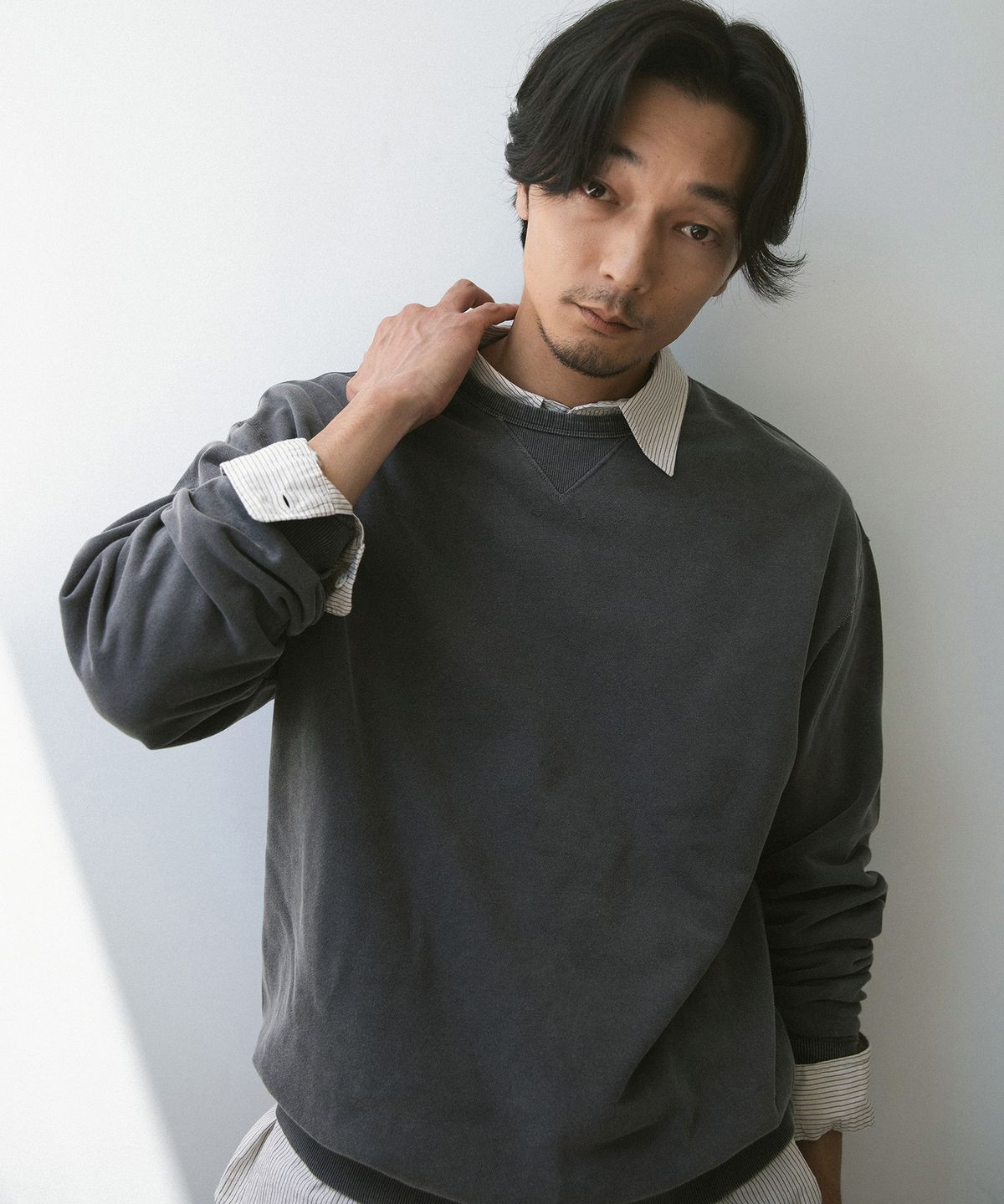 어나더 오피스(ANOTHER OFFICE) Sulfar Dyed 50s SweatShirt (Charcoal)