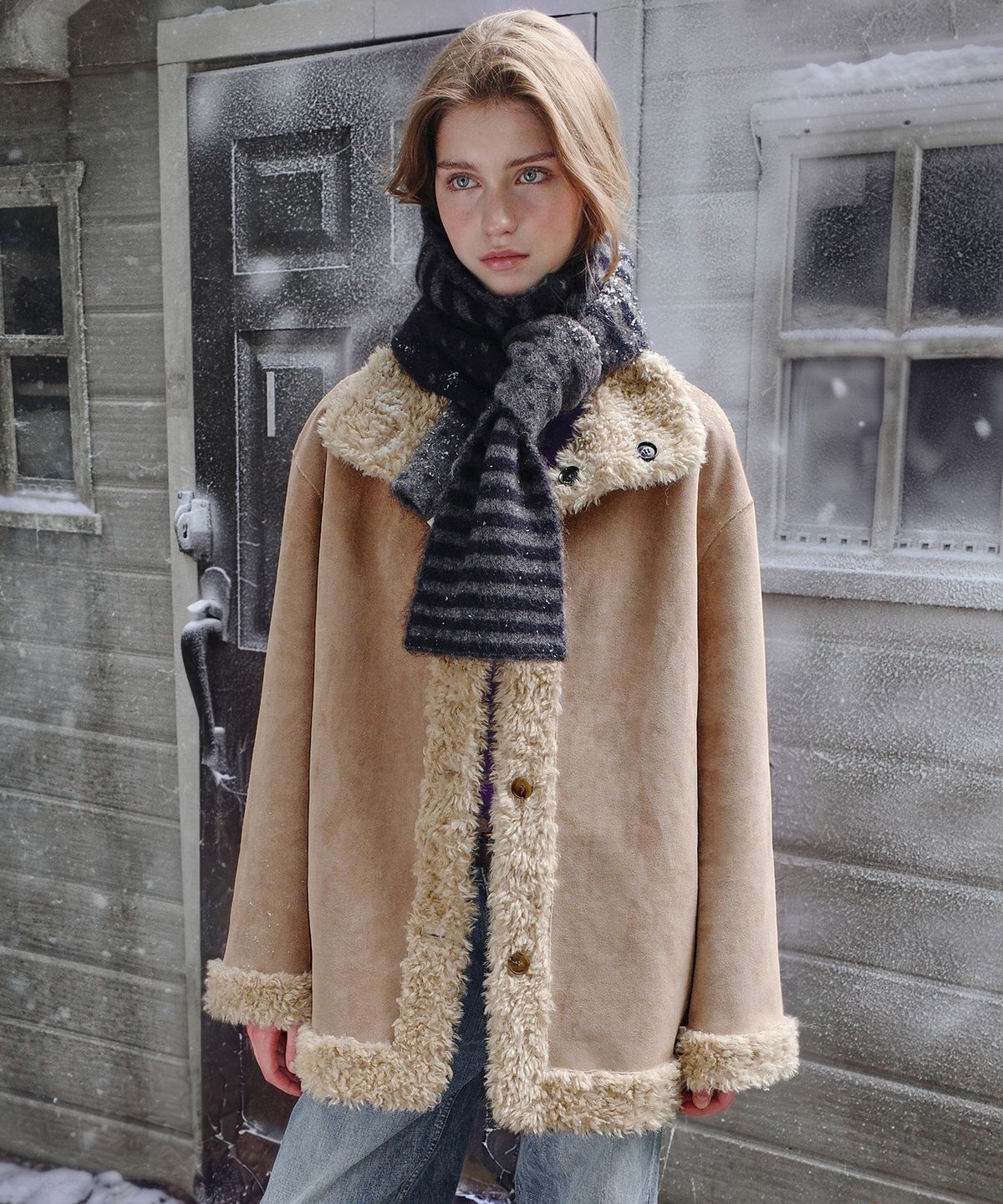 튜드먼트(TTUDEMENT) REVERSIBLE SHEARLING HALF COAT_BEIGE